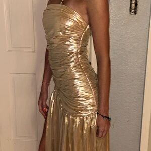 Golden Goddess Metallic Strapless Ruched Gown with High Slit – Size 0
